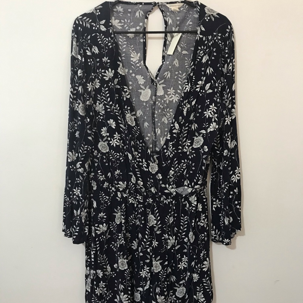 New Aeropostale Floral Romper Size Large
